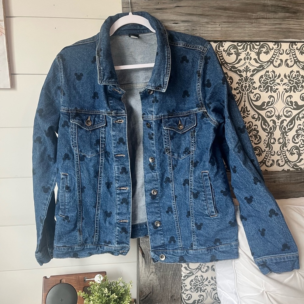 Disney Mickey denim jacket 🖤🖤